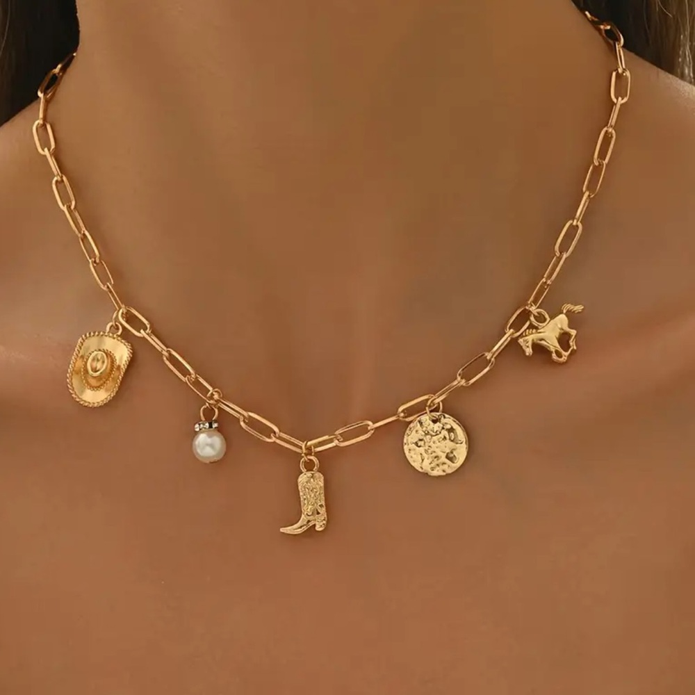 14k Gold Charm Necklace Retro Western Country Pendant with Pearls